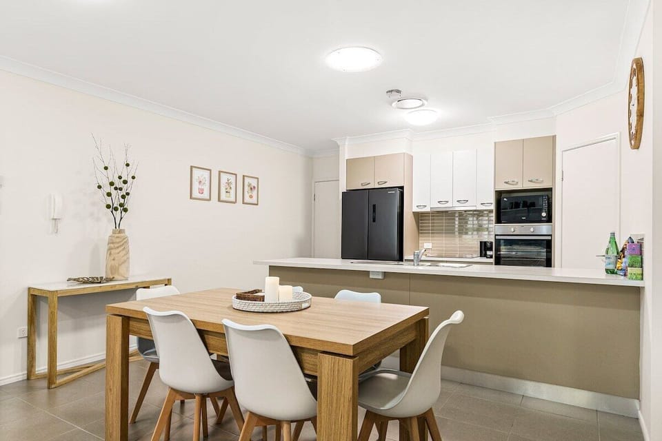 Dining for 6 guests