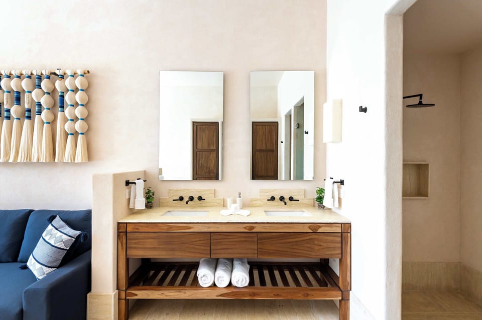 Ensuite bathroom of master bedroom with two sinks 