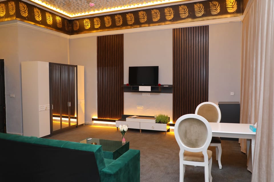 Deluxe Double Room | Individually furnished, desk, laptop workspace, blackout drapes