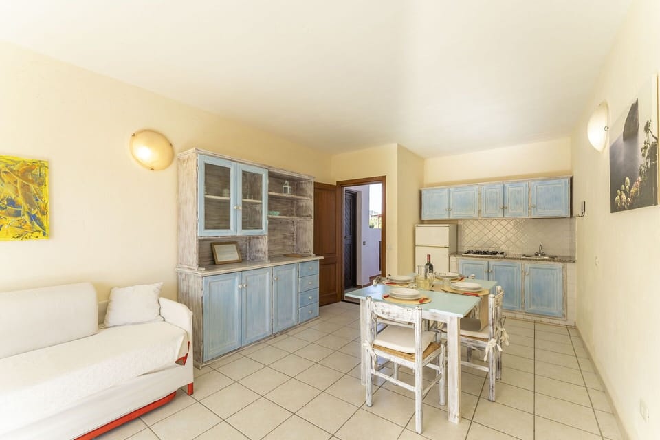 Autumn, Kitchen, Living Room, Spring, Summer