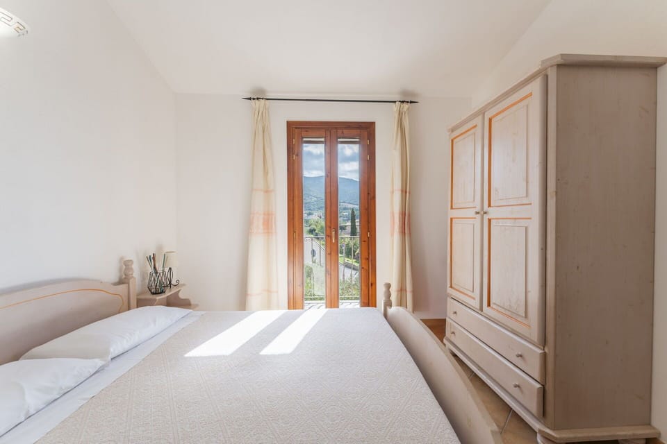 Autumn, Bedroom, Spring, Summer