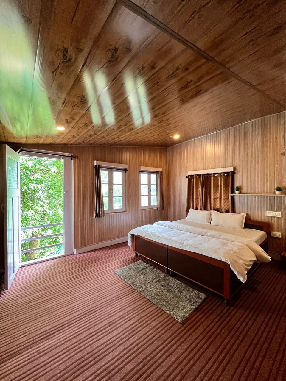 Royal Suite, 2 Bedrooms, Private Bathroom, Mountain View | Blackout drapes