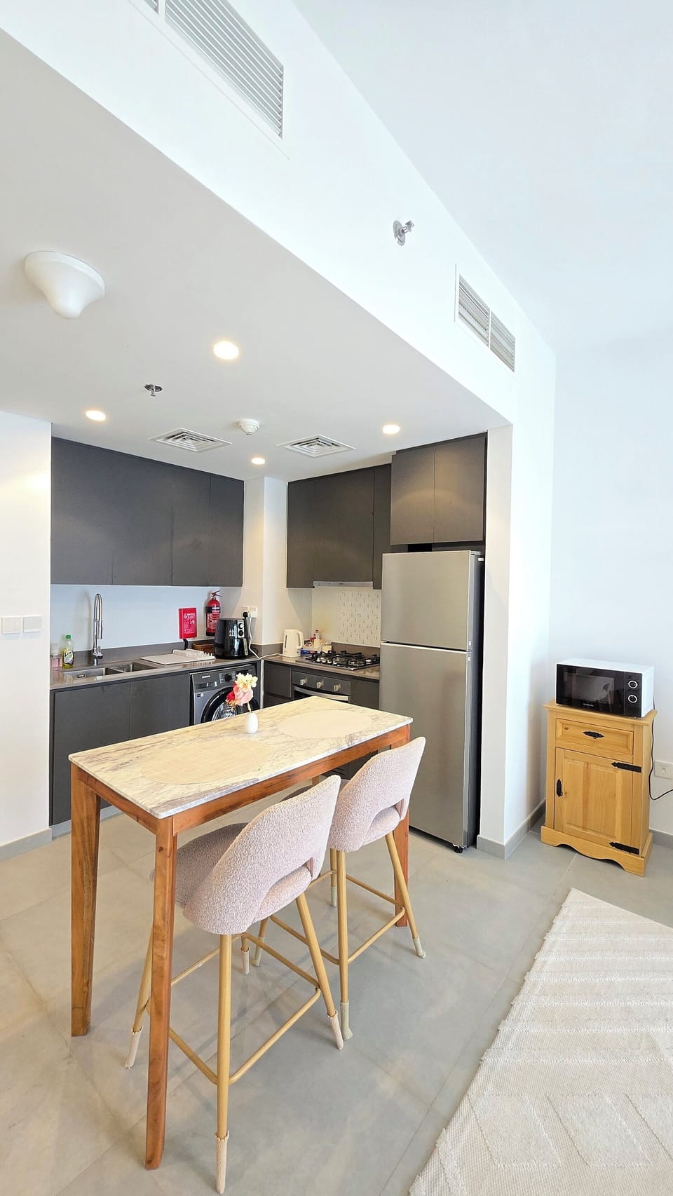 Exclusive Apartment, Balcony, Pool View | Private kitchen | Stovetop, electric kettle, cookware/dishes/utensils