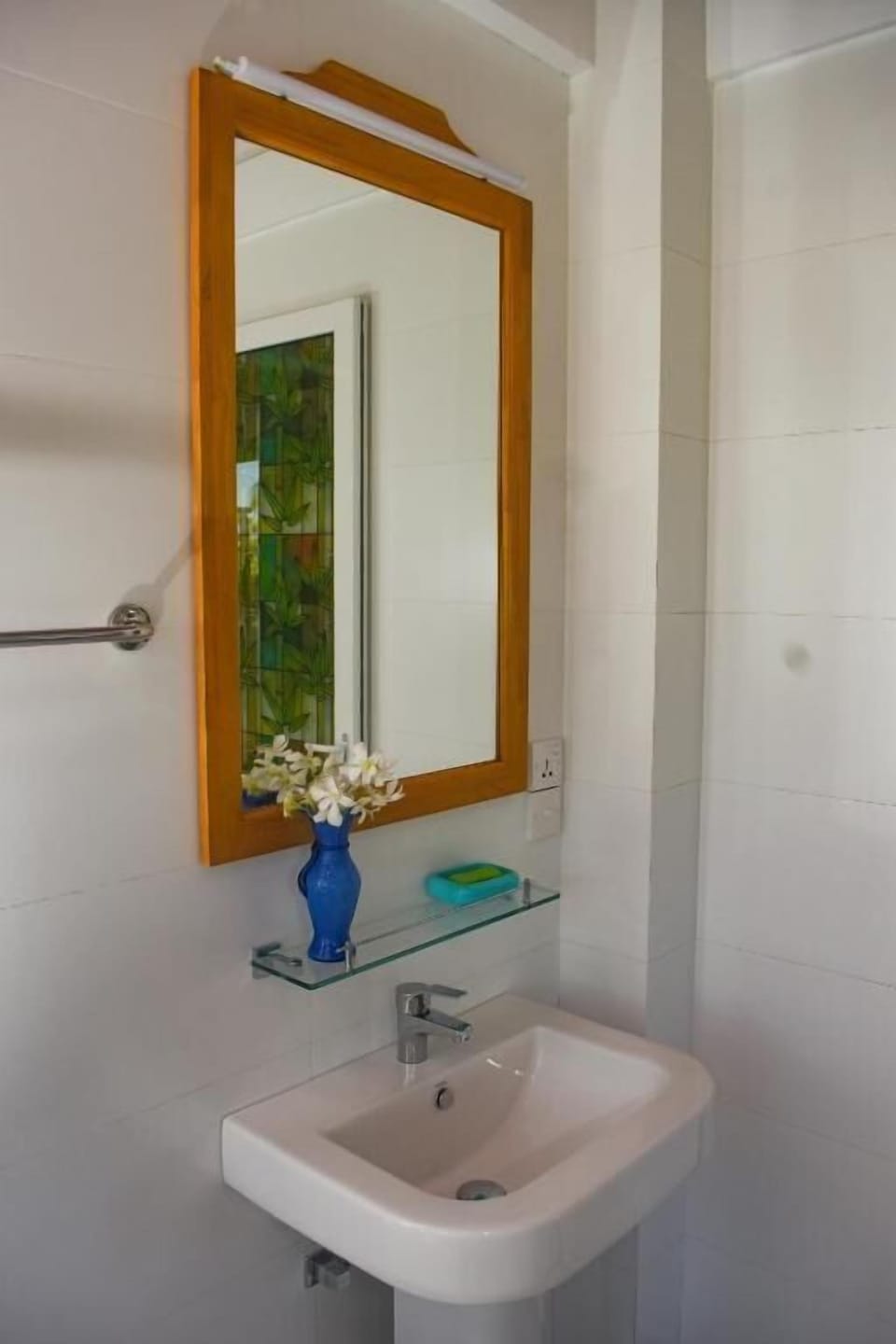 Deluxe Double Room, Balcony | Bathroom | Shower, hair dryer, towels, soap