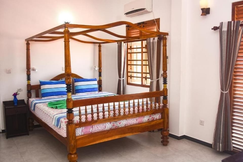 Deluxe Double Room, Balcony | Desk, iron/ironing board, free WiFi