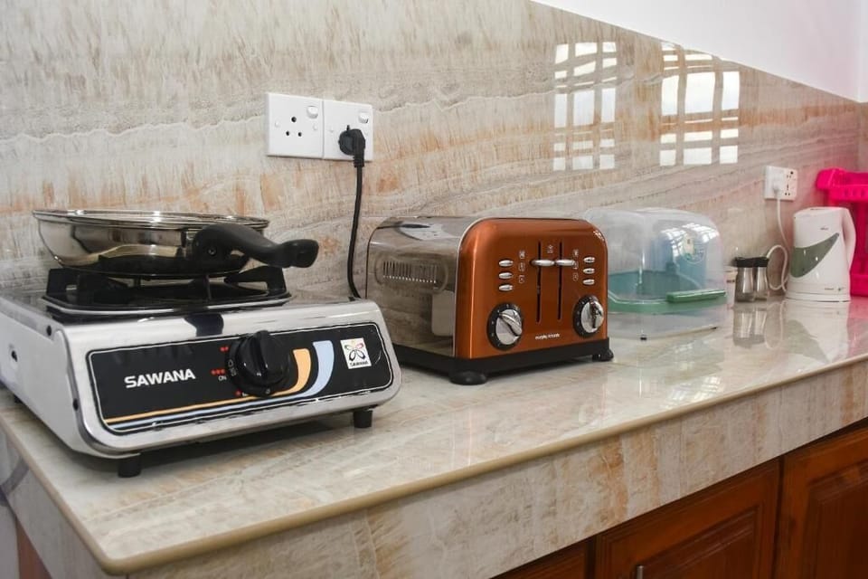 Fridge, oven, cookware/dishes/utensils