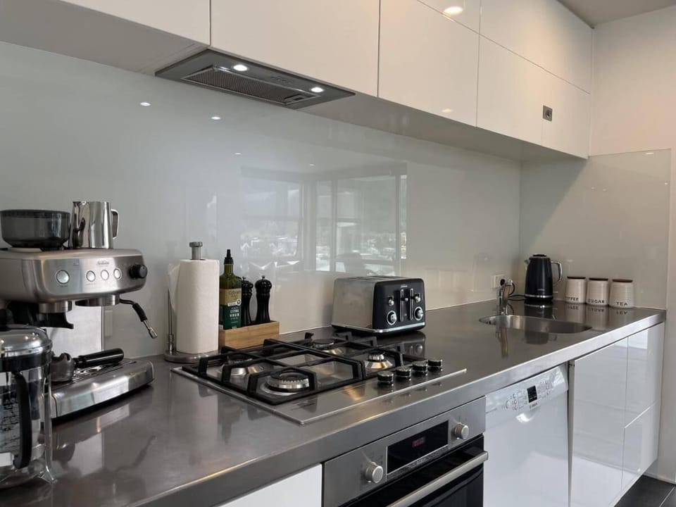 Full kitchen on the top floor