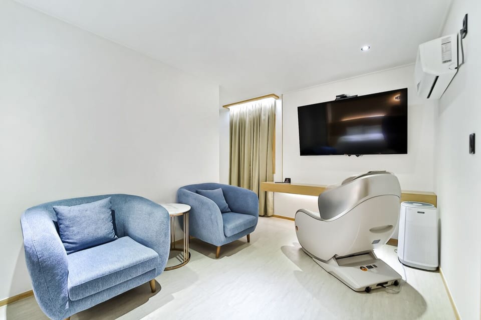 Premium | Premium bedding, free WiFi, bed sheets