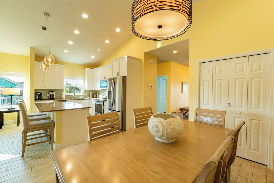 Dining to kitchen view