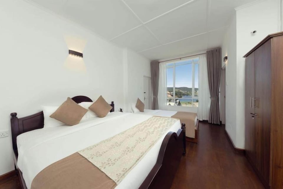 Deluxe Double Room, Lake View | Individually furnished, desk, laptop workspace, soundproofing