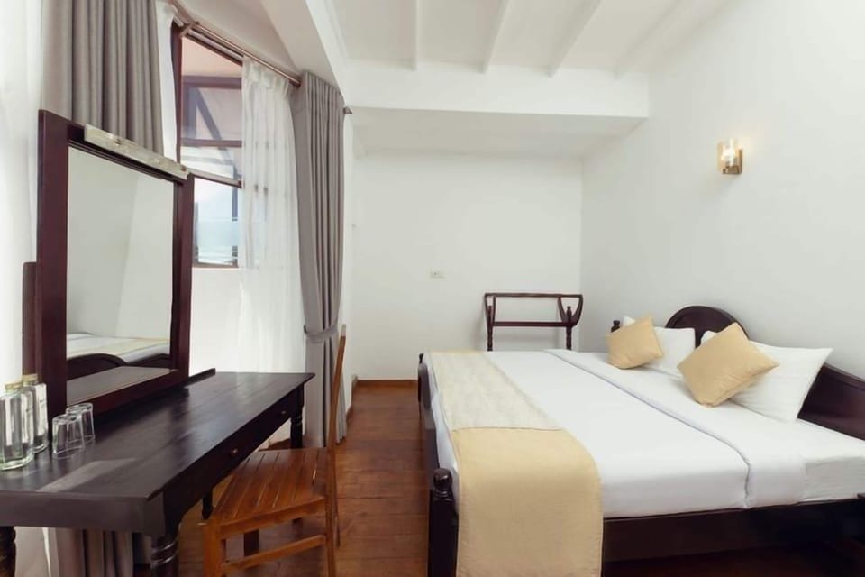 Deluxe Double Room, Lake View | Individually furnished, desk, laptop workspace, soundproofing