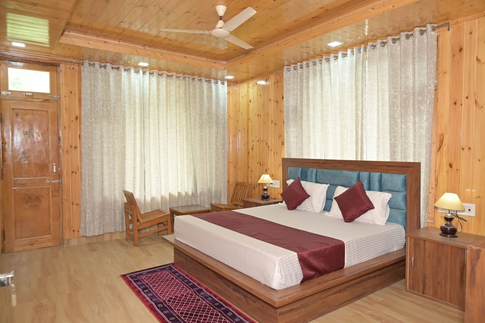Deluxe Double Room, Balcony, River View | Free WiFi