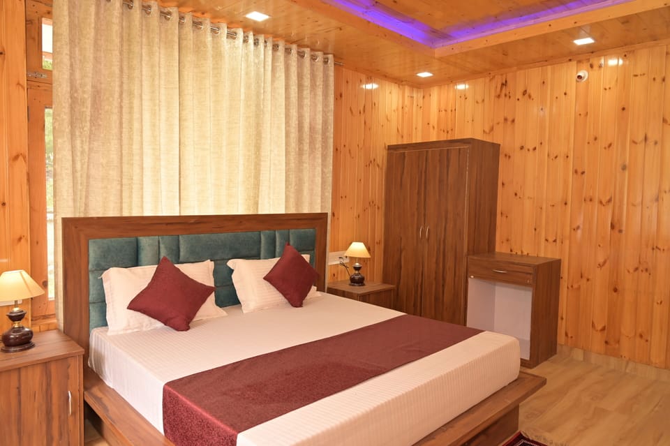 Deluxe Double Room, Balcony, River View | Free WiFi