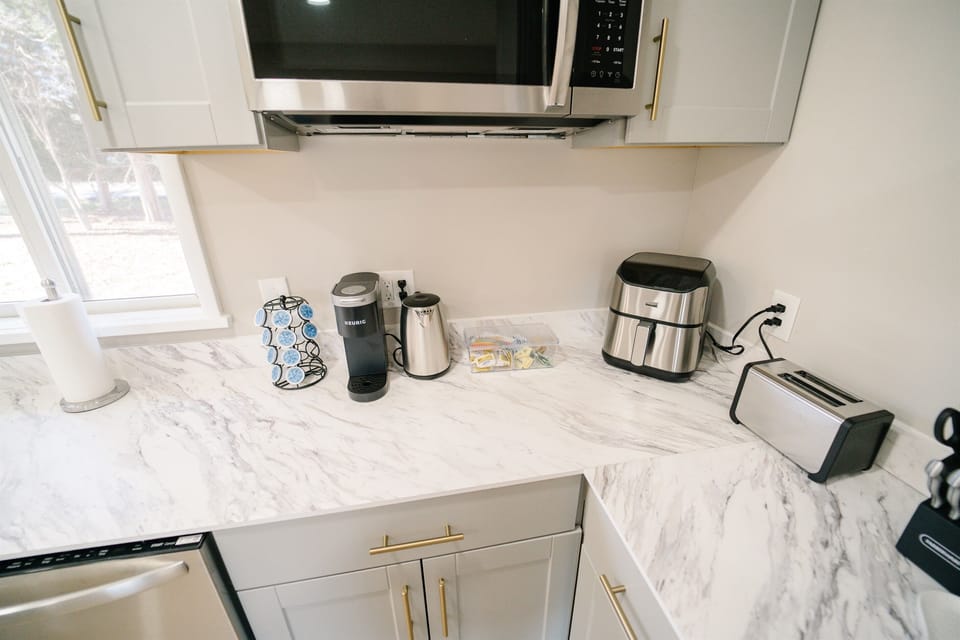 Full kitchen
