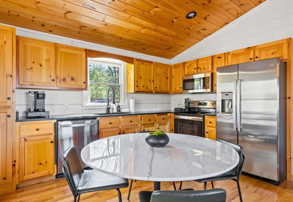 Share meals in this inviting dining area, where the views are just as satisfying as the food.