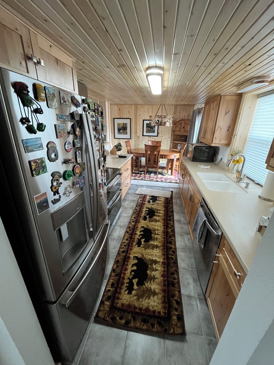 kitchen appliances; air fryer, blender, rice maker, waffle maker, fondue pot