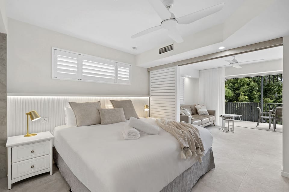 Belle Rue 205 - Renovated Two Bedroom Apartment | Iron/ironing board, WiFi (free), bed sheets