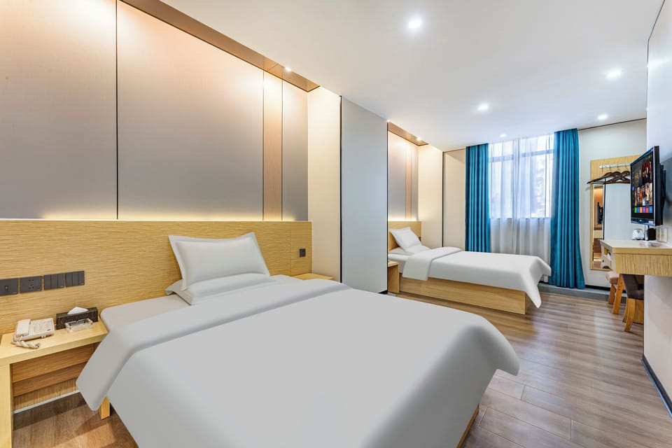 Luxury Twin Room | Free WiFi, wheelchair access