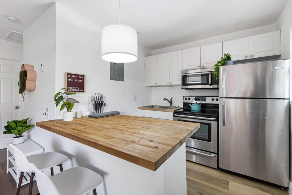 House | 2 bedrooms, desk