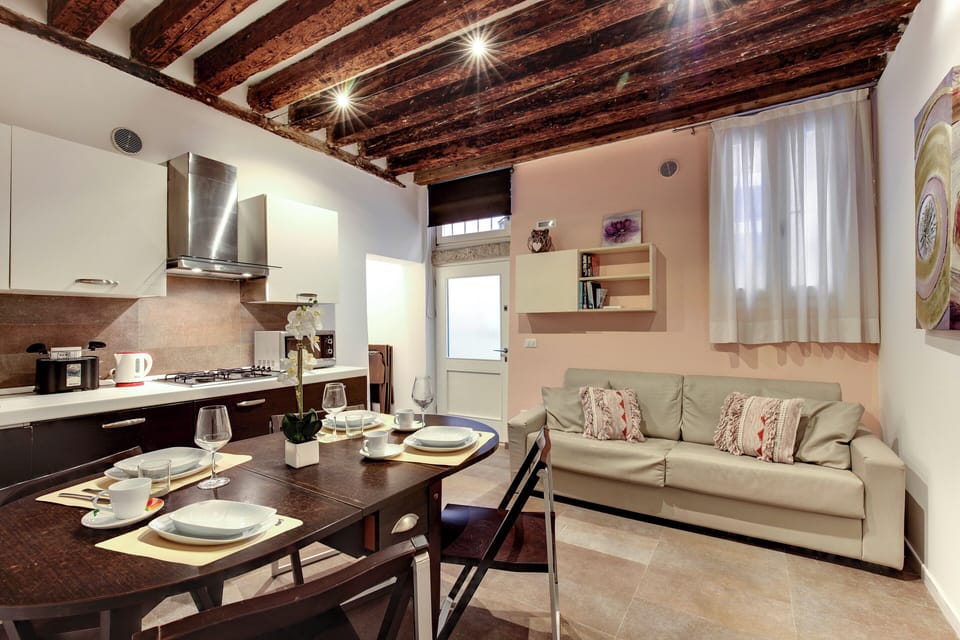 Apartment | Living area | 35-inch TV with digital channels