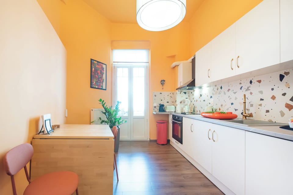 Superior Apartment | Private kitchen | Full-size fridge, microwave, oven, stovetop