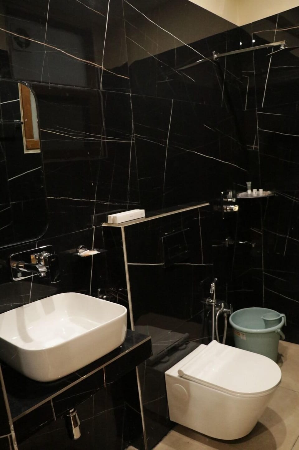 Deluxe Room, City View | Bathroom | Shower, towels, soap