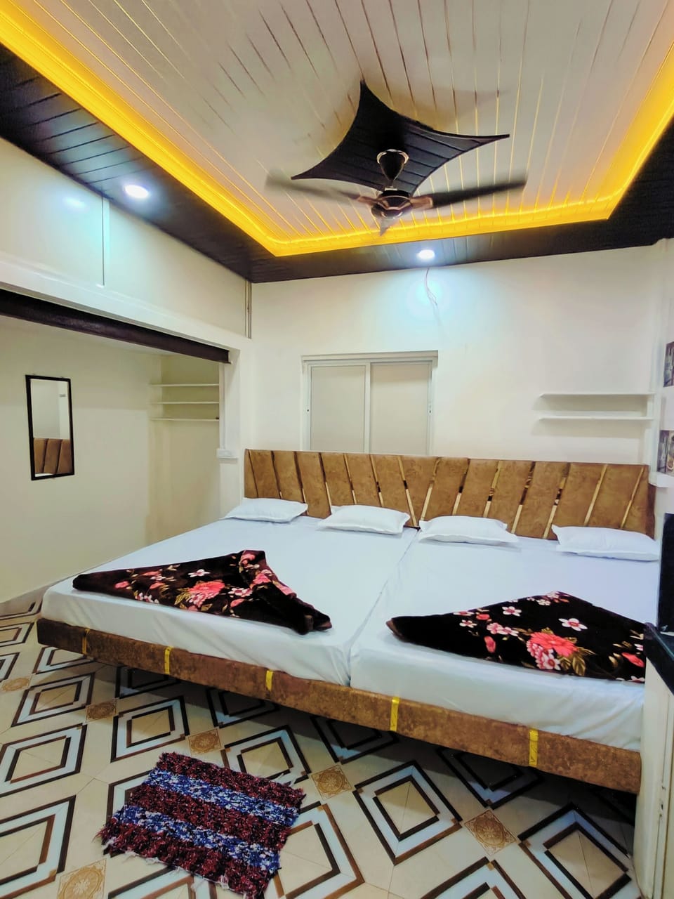 Super Deluxe AC Room | WiFi (free)