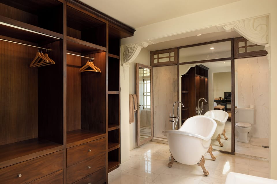 Private spa tub