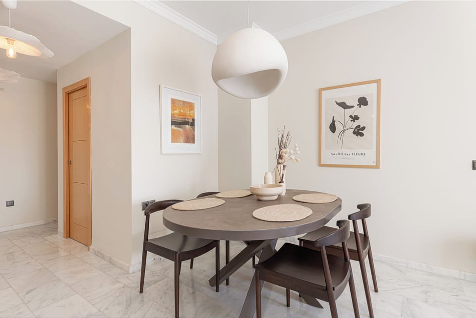 Deluxe Apartment, Mountain View | Dining room