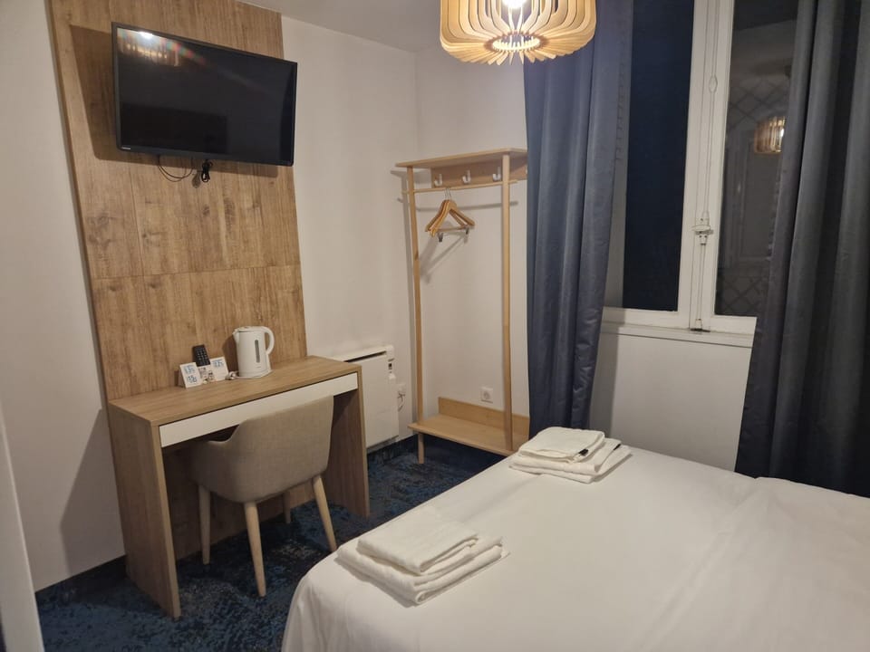 Classic Double Room, Private Bathroom | Soundproofing, free WiFi