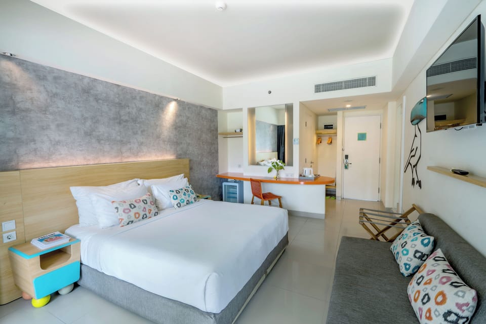 Premium bedding, pillowtop beds, in-room safe, desk