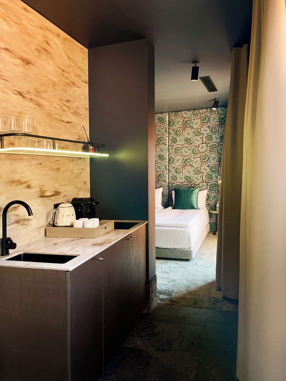 Private kitchenette