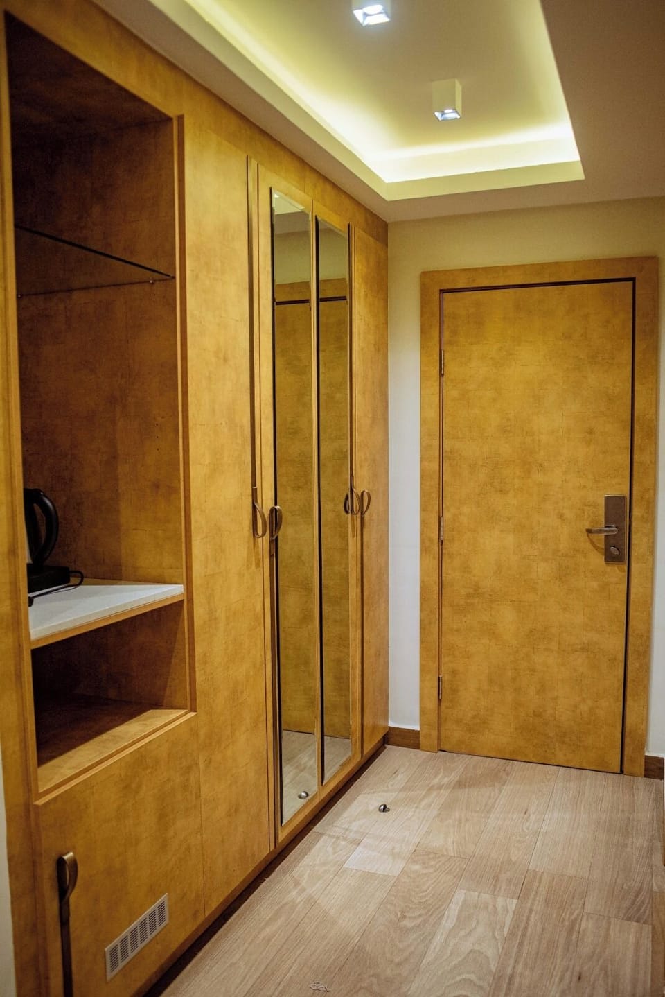 Executive Room | Wardrobe