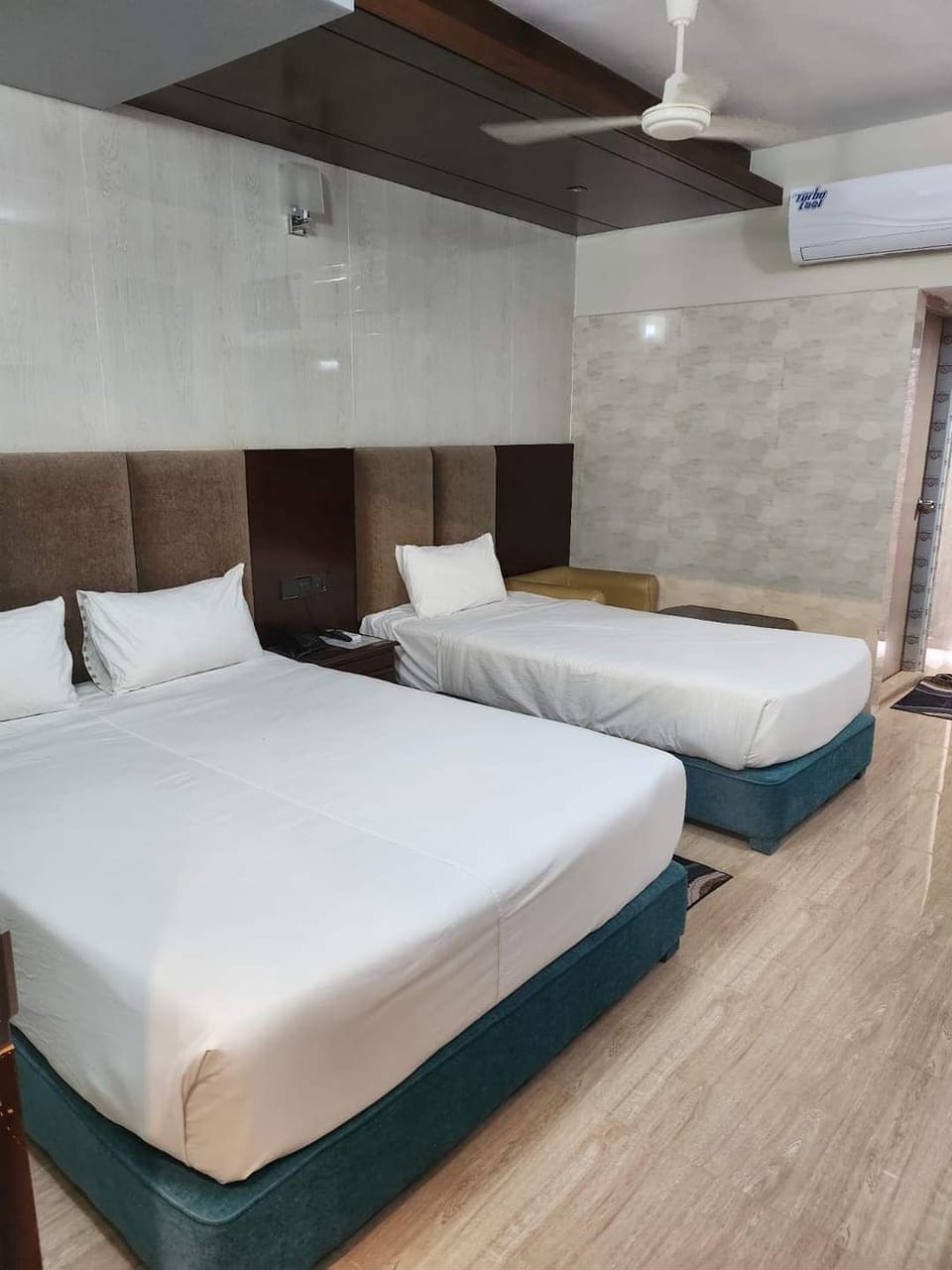 In-room safe, desk, laptop workspace, free WiFi