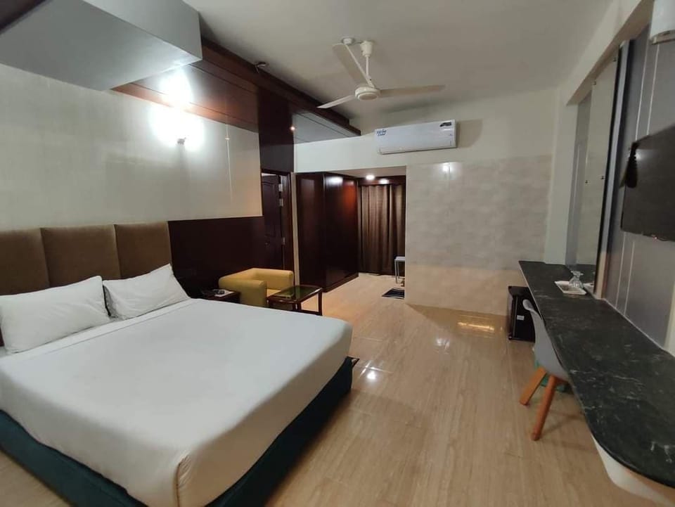 Superior Double Room | In-room safe, desk, laptop workspace, free WiFi