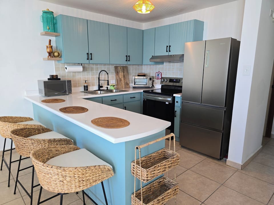 Fully equipped kitchen. 