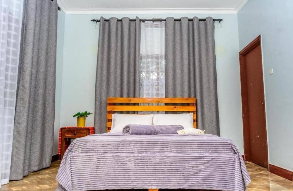 Classic Double Room, Garden View | Free minibar, in-room safe, individually decorated