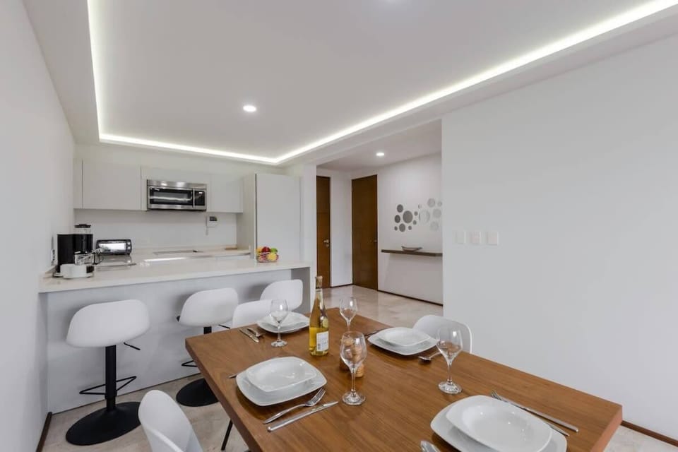 Apartment, 1 Bedroom, Balcony | In-room dining
