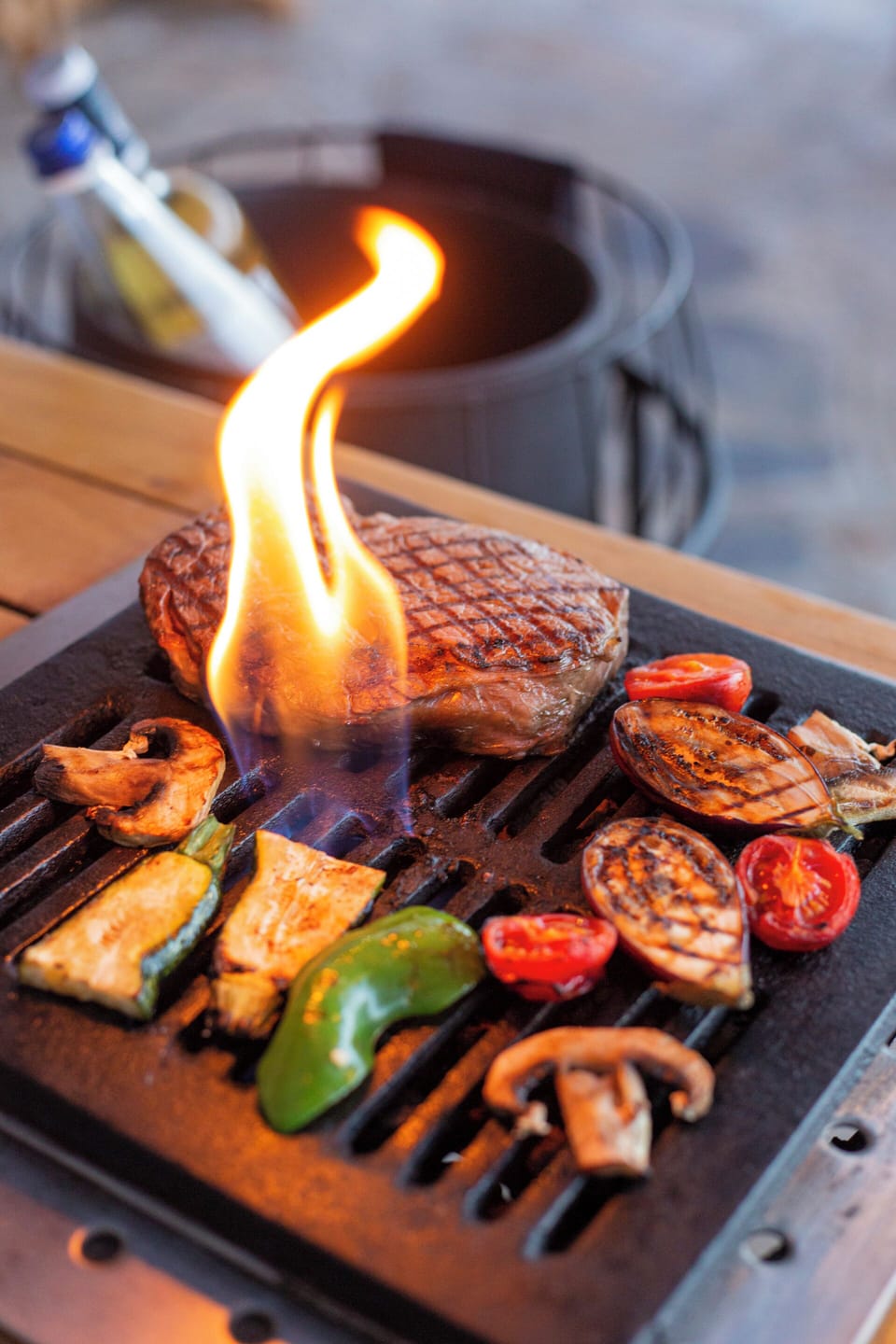 4 restaurants; breakfast, lunch, and dinner served