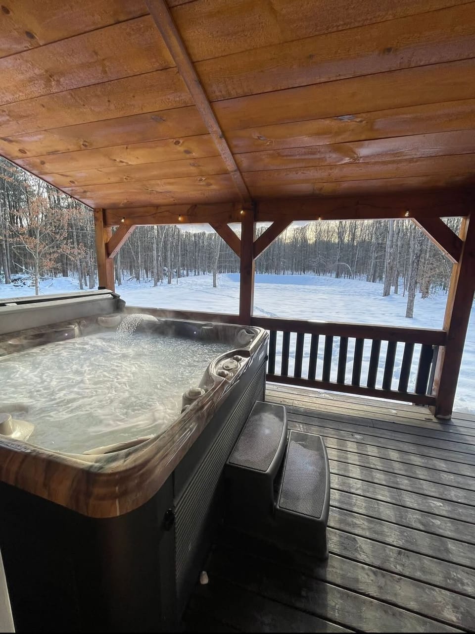 Outdoor spa tub
