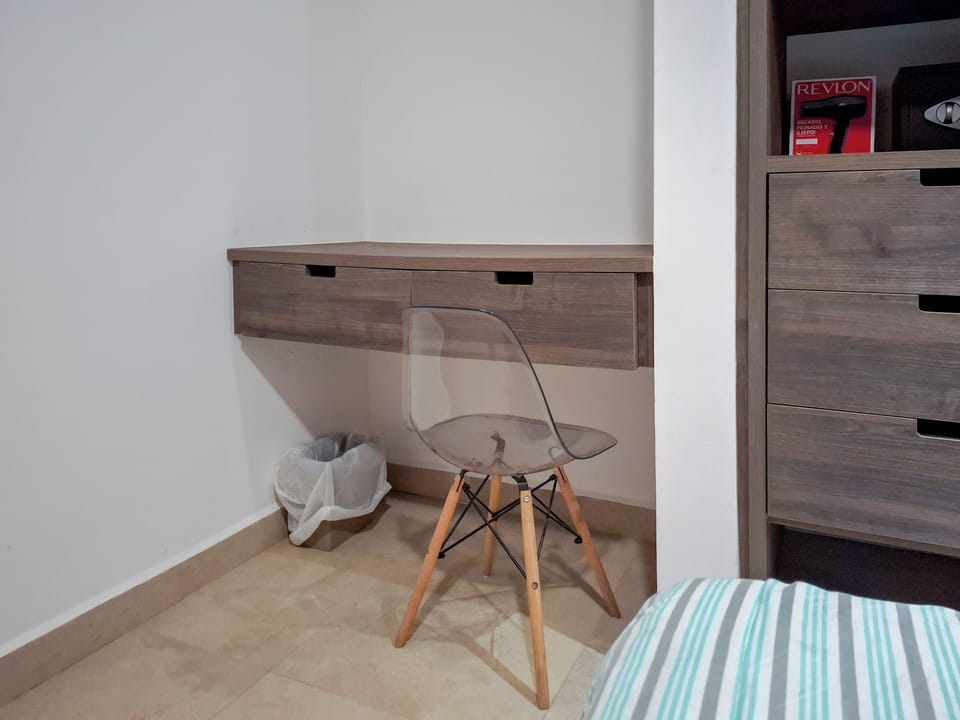 Deluxe Apartment | 2 bedrooms, blackout drapes, iron/ironing board, free WiFi