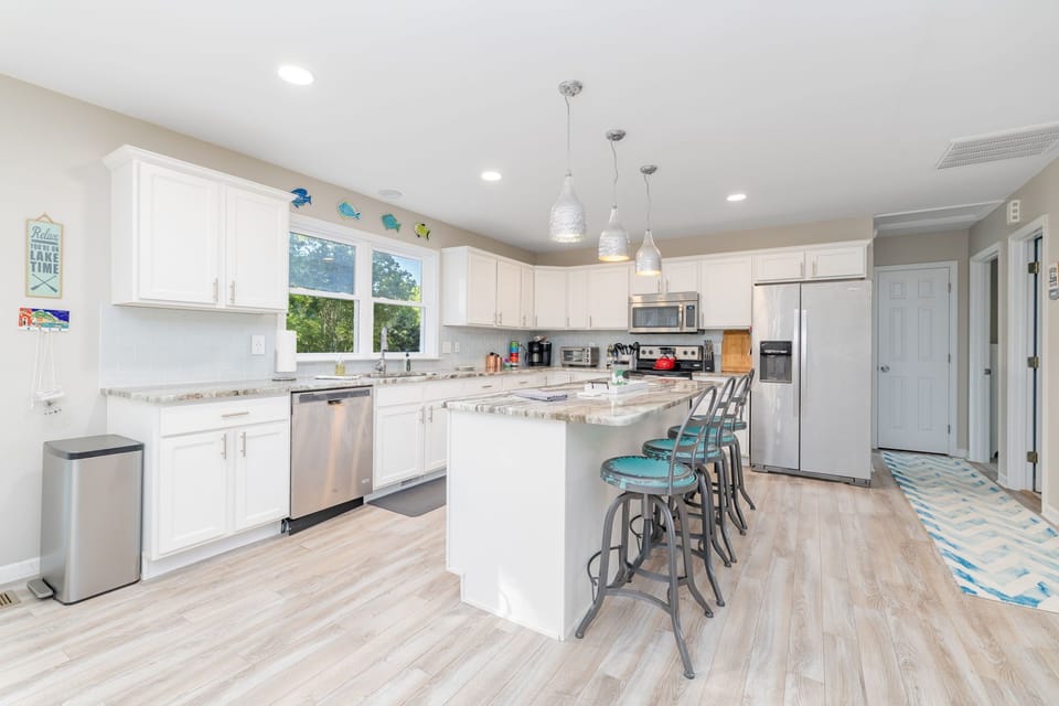 Fully stocked kitchen.