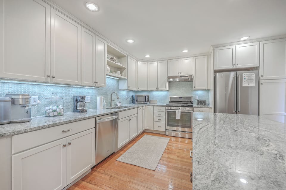A well-stocked kitchen and new appliances make entertaining a breeze.