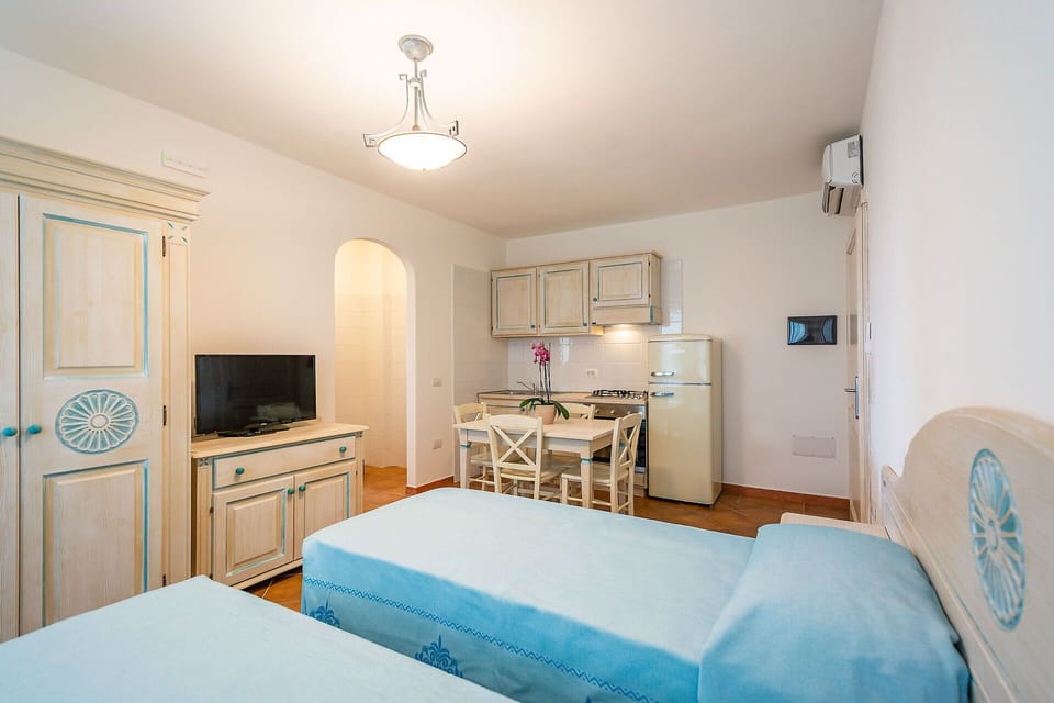 Autumn, Bedroom, Spring, Summer