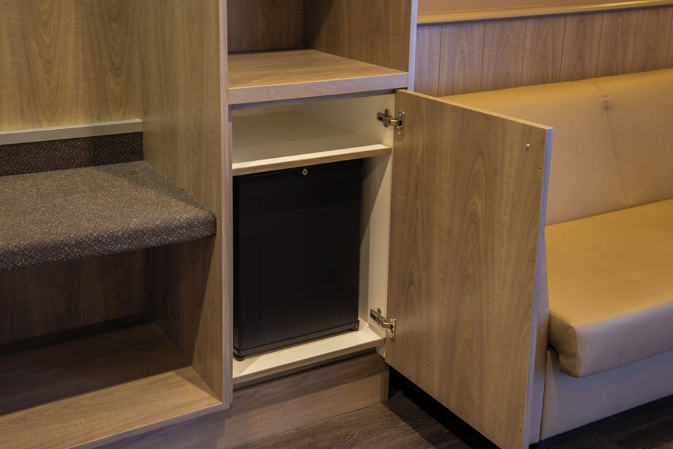 Comfort with Bath | Desk, laptop workspace, soundproofing, free WiFi
