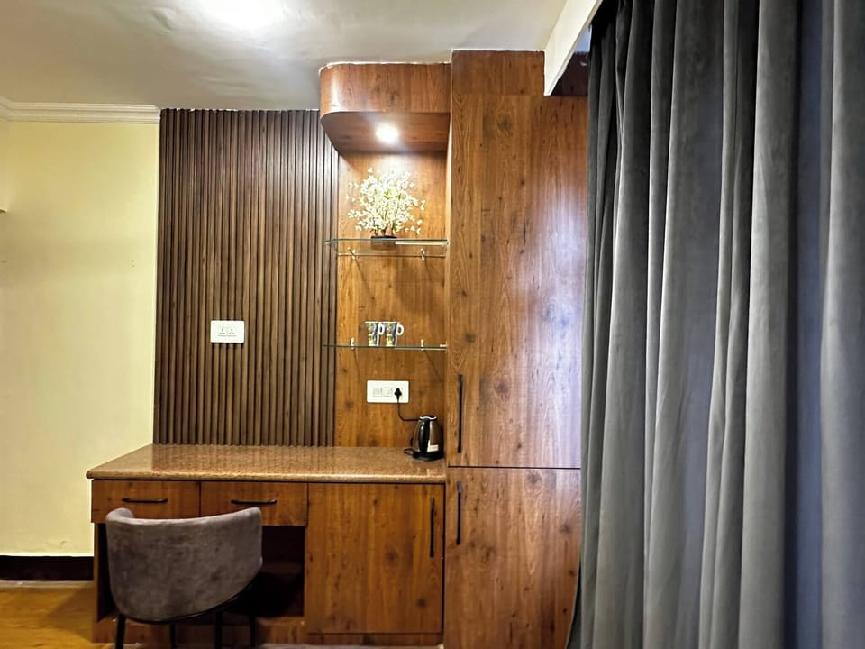 Villa, 5 Bedrooms, Accessible, Balcony | Interior