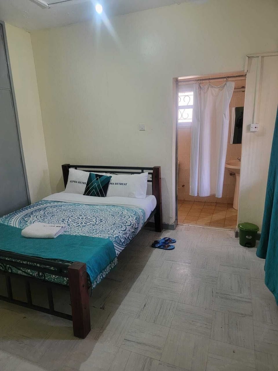 Double Room | Desk, laptop workspace, iron/ironing board, free WiFi