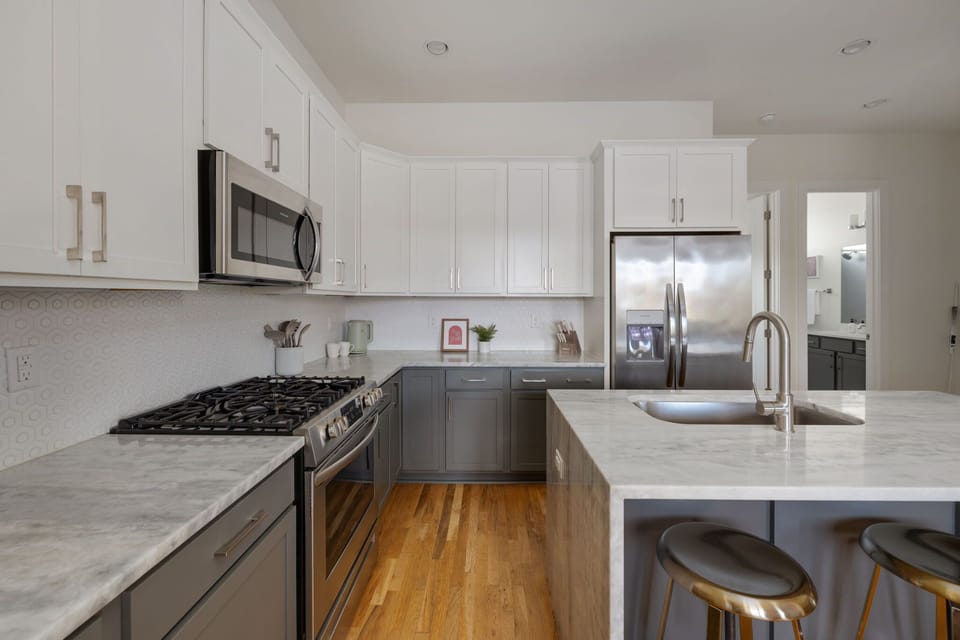 Stainless steel appliances and plenty of storage - The Pink Stetson - Nashville, TN