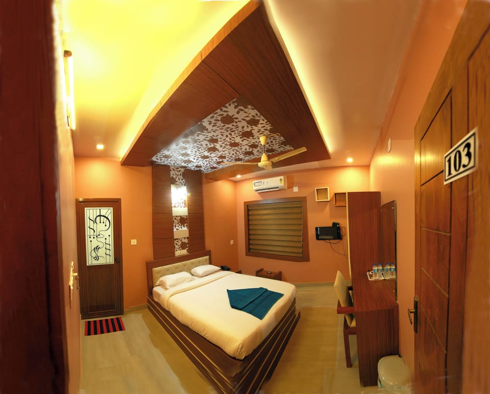 Standard Room | Premium bedding, blackout drapes, soundproofing, iron/ironing board