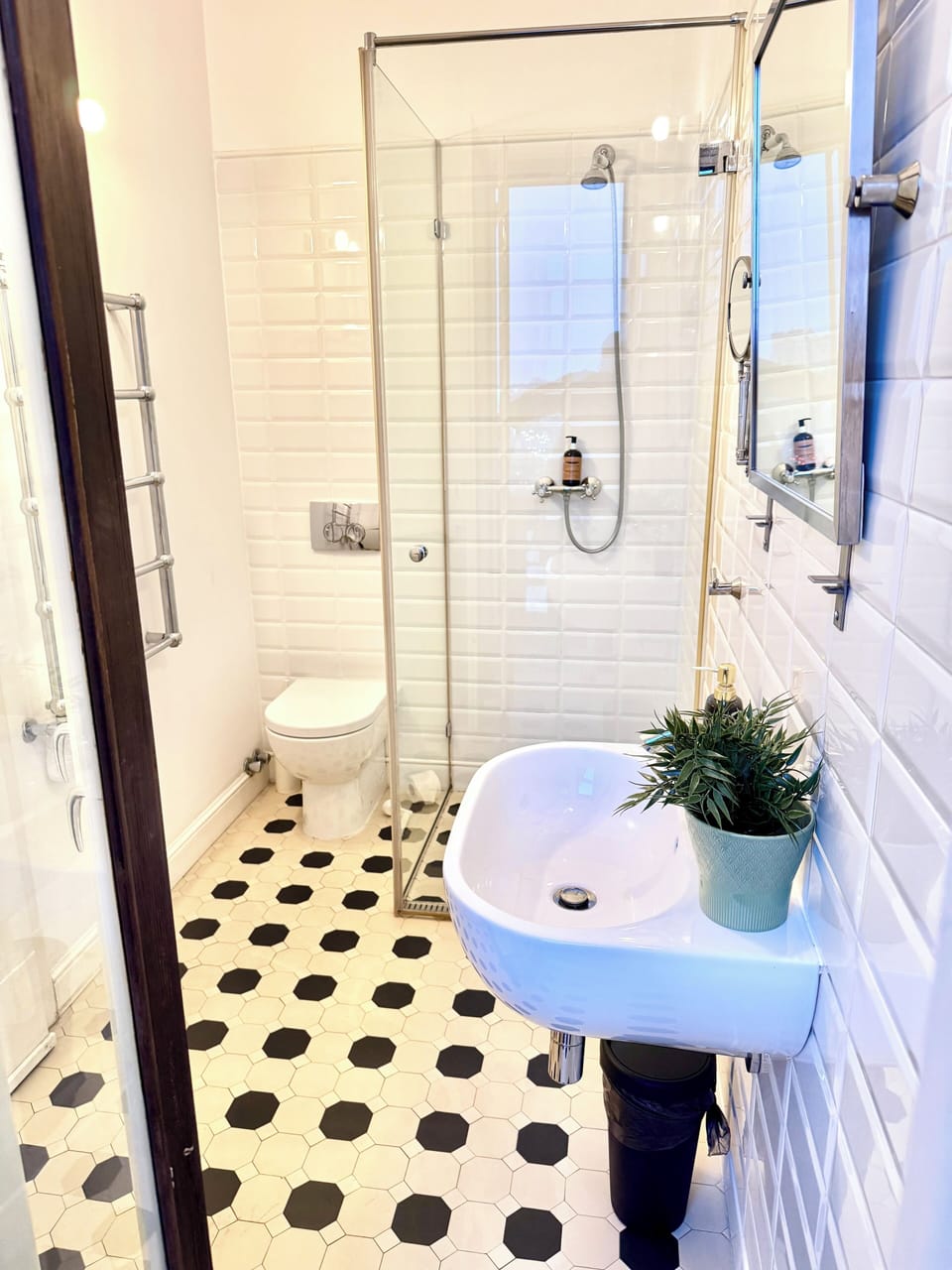 Deluxe Studio, Balcony, City View | Bathroom | Hair dryer, towels